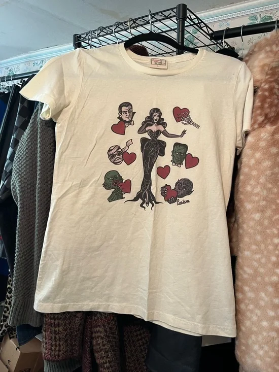 Femme Fatale Graphic Short Sleeve Tee - White - Picture 1 of 2